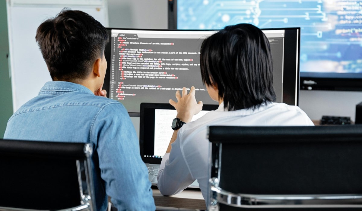 10+ Best Programmers in the World: Legends of All Time – Plerdy