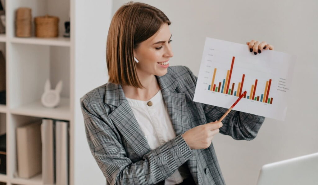 Best sales analytics software for tracking pipeline, revenue, and conversions